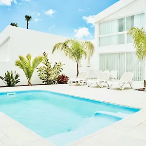 Carla - 3bdr + 3bath In Amarilla Golf Villa